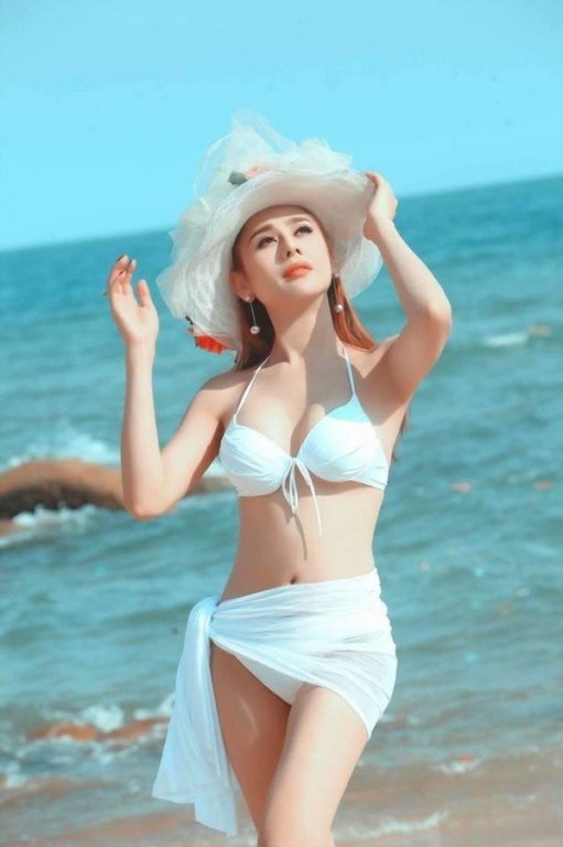 3 mỹ nhân chuyển giới hot nhất Vbiz đọ dáng bikini, chị em chỉ biết phát hờn