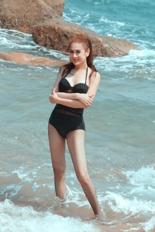 3 mỹ nhân chuyển giới hot nhất Vbiz đọ dáng bikini, chị em chỉ biết phát hờn