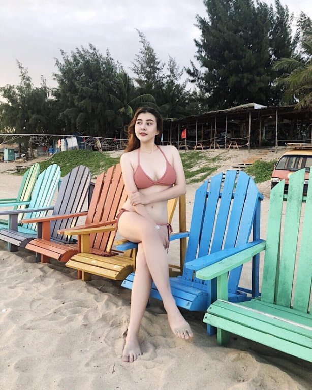 Nữ sinh 2002 lai Mỹ sở hữu body 