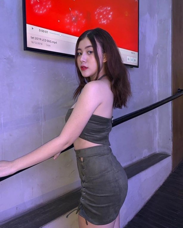 Nữ sinh 2002 lai Mỹ sở hữu body 