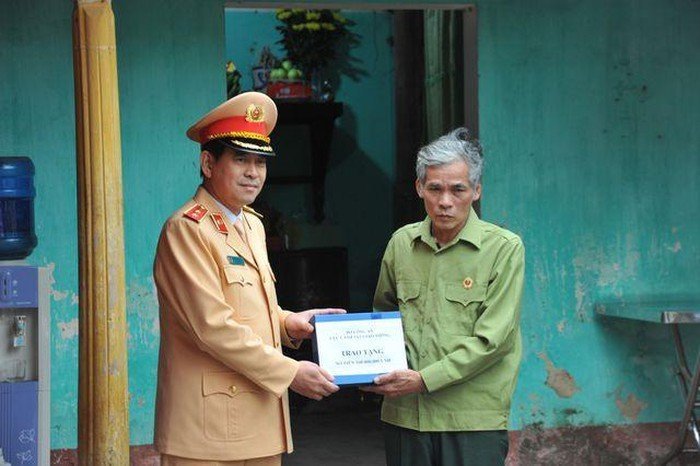 tin-tai-nan-giao-thong-moi-nhat-173-thuc-hu-chuyen-csgt-truy-duoi-khien-2-hoc-sinh-gap-nan-lai-chet-nguoi-vi-dai-phan-cach-tren-cao-toc
