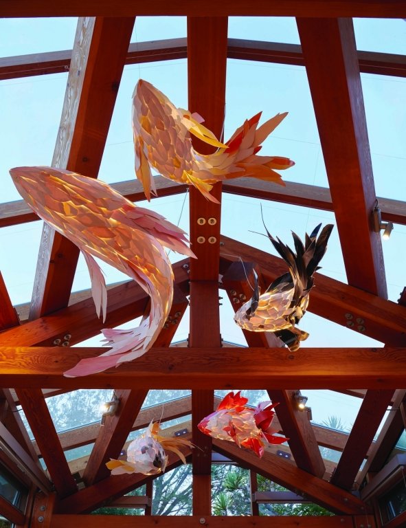 kham-pha-ngoi-nha-trong-mo-cua-frank-gehry-kien-truc-su-loi-lac-duong-thoi-nguoi-my