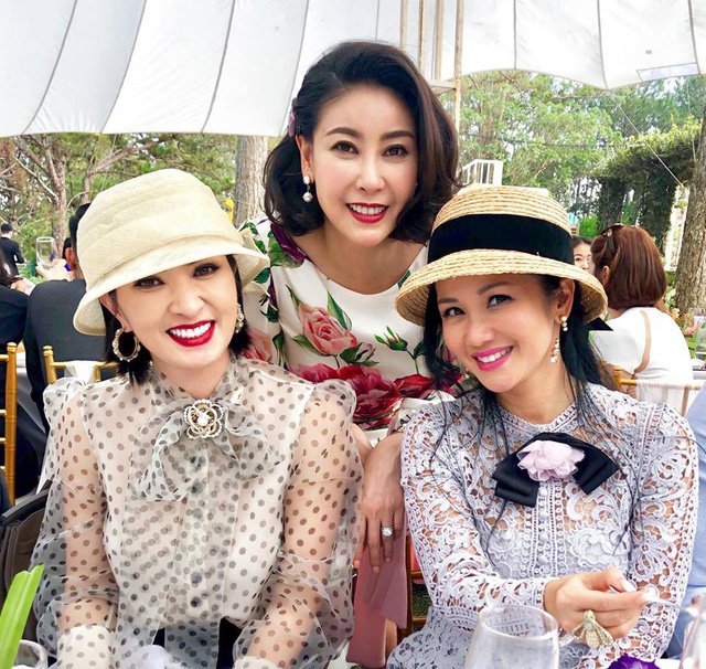 sao-viet-hom-nay-huong-tram-mac-bikini-de-lo-hinh-xam-moi