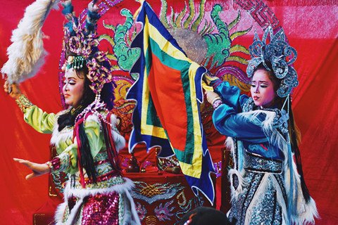 Hòa mình vào lễ hội Cầu Ngư đầy sắc màu bên bờ biển Khánh Hòa