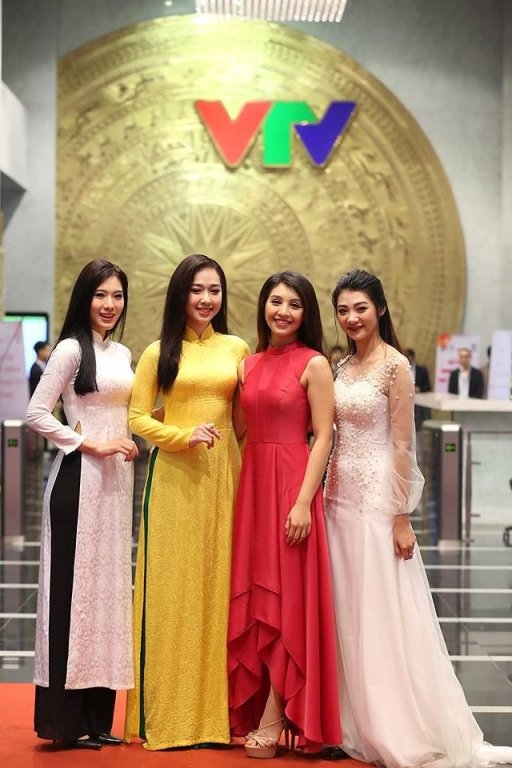 dan-nguoi-dep-hoa-hau-viet-nam-khoe-sac-trong-buoi-tuyen-duong-guong-mat-tre-2018