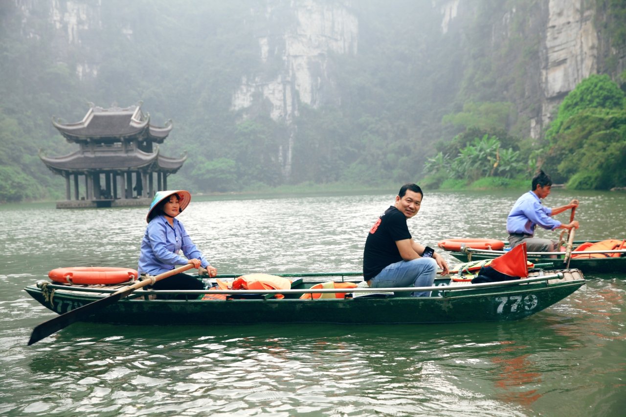 dao-dien-phim-chau-a-xuat-sac-nhat-thanh-pho-ngu-gat-la-mau-sac-dac-biet-cua-toi