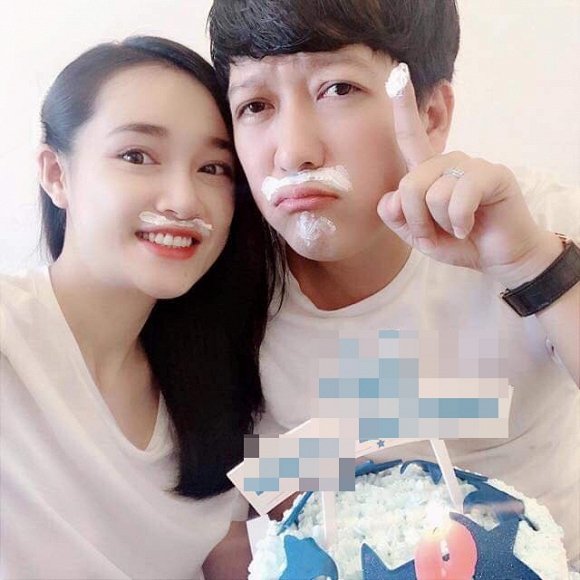 sao-viet-hom-nay-mai-phuong-thuy-chi-700-trieu-dong-lam-tu-thien