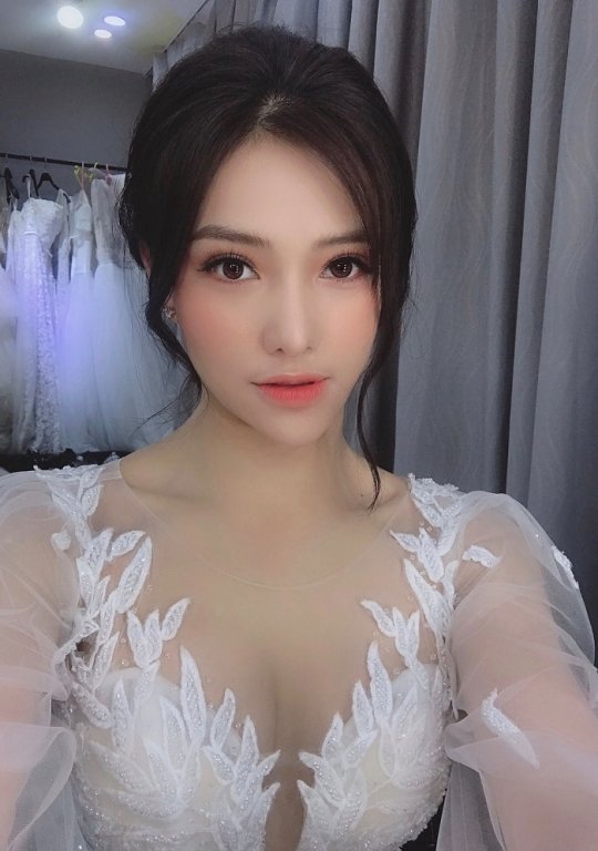 sao-viet-hom-nay-mai-phuong-thuy-chi-700-trieu-dong-lam-tu-thien