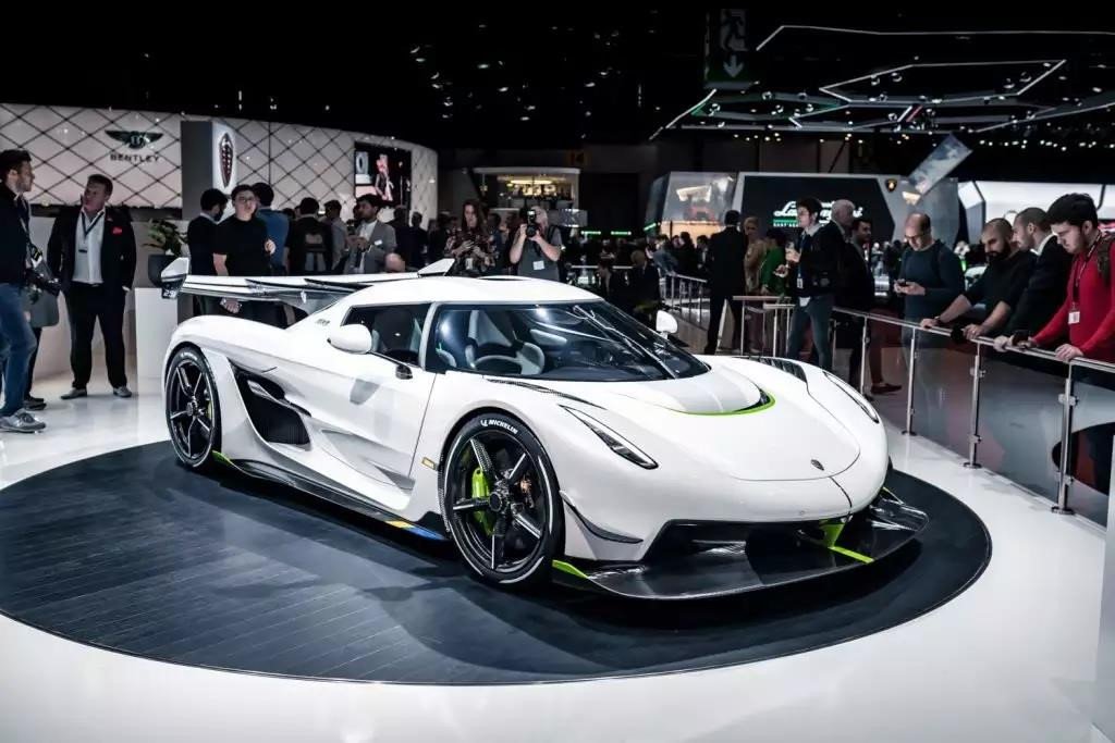 125-sieu-xe-koenigsegg-jesko-gia-28-trieu-usd-ban-sach-sau-mot-trien-lam