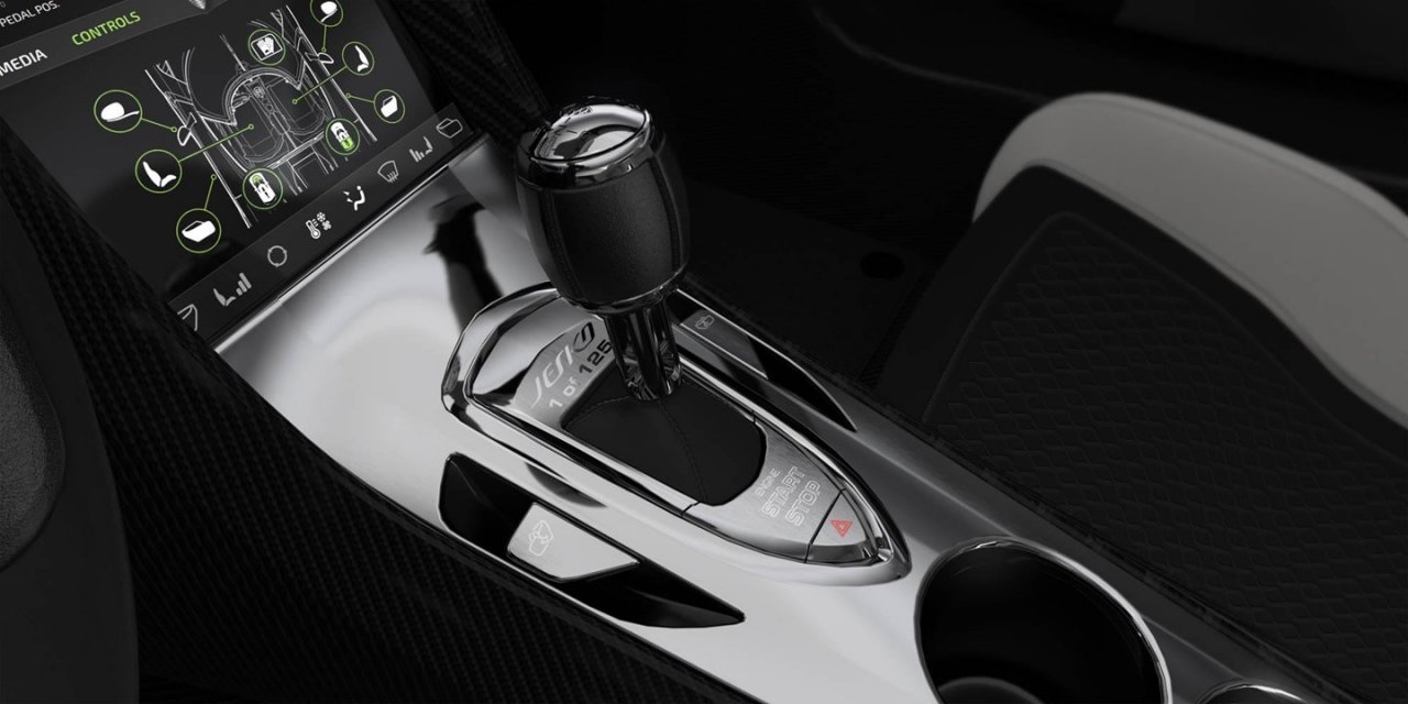 125-sieu-xe-koenigsegg-jesko-gia-28-trieu-usd-ban-sach-sau-mot-trien-lam