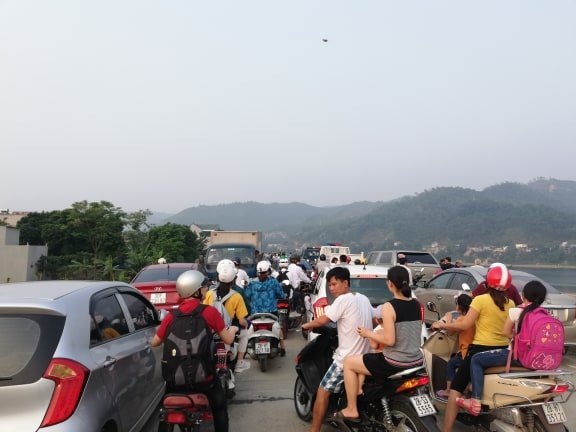 hien-truong-vu-8-hoc-sinh-o-hoa-binh-duoi-nuoc-tren-song-da