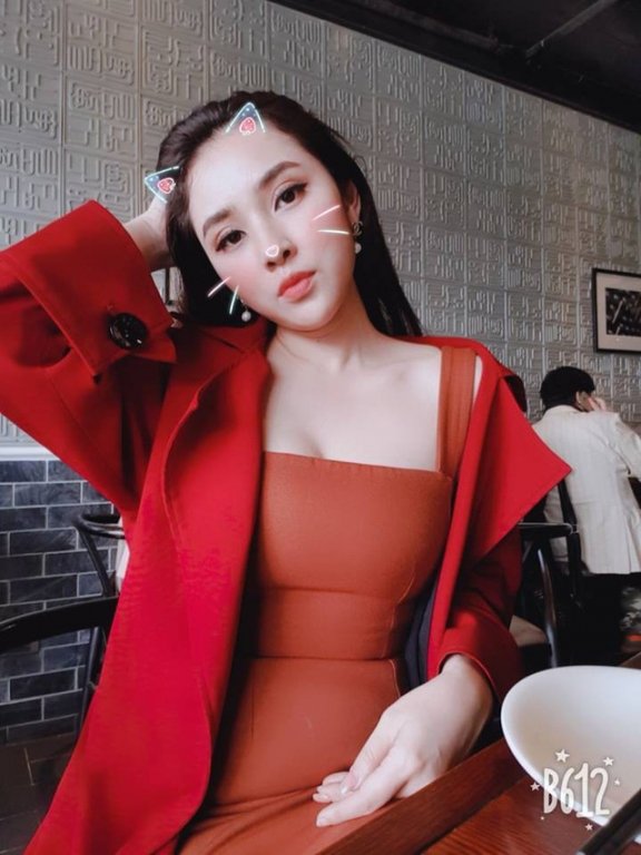 sao-viet-hom-nay-pham-huong-lo-than-hinh-gay-go-sau-tin-don-sinh-con