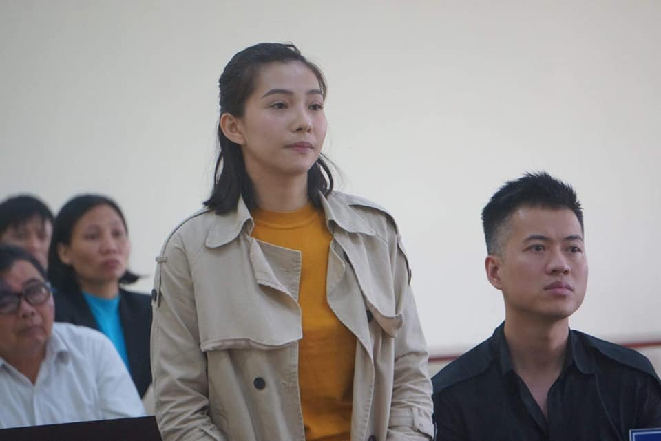 truoc-luu-de-ly-hang-loat-sao-viet-mat-hinh-tuong-vi-vang-tuc-chui-the