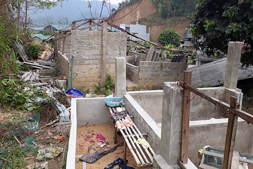 Hàng chục cảnh sát khám lại hiện trường vụ sát hại thiếu nữ giao gà