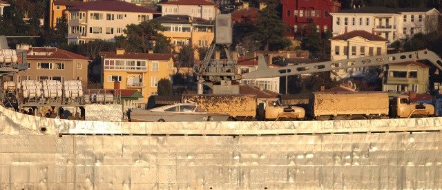 Hải quân Nga ùn ùn chở khí tài tới Syria trước trận chiến ở Idlib