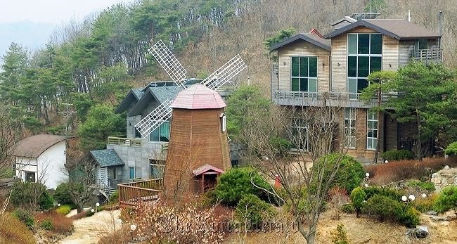 Vụ nữ diễn viên bị cưỡng hiếp 100 lần: Cựu thứ trưởng Bộ tư pháp bị bắt giữ khi cố rời Hàn Quốc
