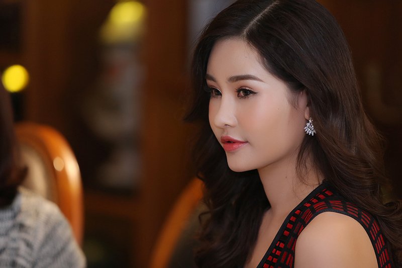 le-au-ngan-anh-tam-su-ve-noi-kho-khong-an-hinh