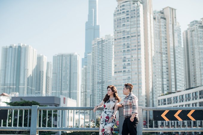 Ảnh cưới của cặp đồng tính nữ vượt nửa vòng trái đất để yêu