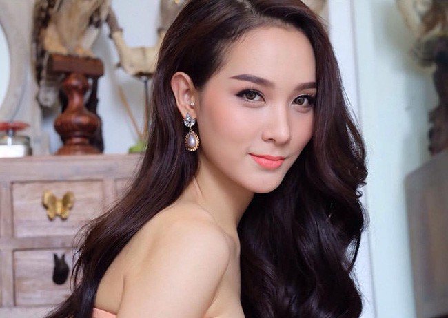 Soi mặt mộc của dàn mỹ nhân chuyển giới hot nhất Thái Lan: Nong Poy quá đỉnh, Yoshi đẹp tựa thiên thần đời thực - Ảnh 16. Soi mặt mộc của dàn mỹ nhân chuyển giới hot nhất Thái Lan: Nong Poy quá đỉnh, Yoshi đẹp tựa thiên thần đời thực