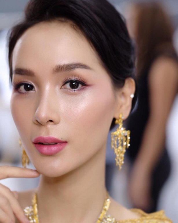 Soi mặt mộc của dàn mỹ nhân chuyển giới hot nhất Thái Lan: Nong Poy quá đỉnh, Yoshi đẹp tựa thiên thần đời thực - Ảnh 18. Soi mặt mộc của dàn mỹ nhân chuyển giới hot nhất Thái Lan: Nong Poy quá đỉnh, Yoshi đẹp tựa thiên thần đời thực