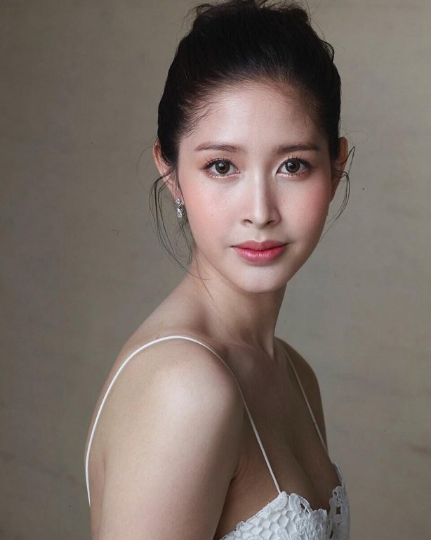 Soi mặt mộc của dàn mỹ nhân chuyển giới hot nhất Thái Lan: Nong Poy quá đỉnh, Yoshi đẹp tựa thiên thần đời thực - Ảnh 30. Soi mặt mộc của dàn mỹ nhân chuyển giới hot nhất Thái Lan: Nong Poy quá đỉnh, Yoshi đẹp tựa thiên thần đời thực