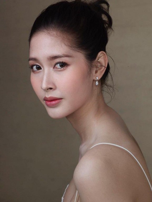 Soi mặt mộc của dàn mỹ nhân chuyển giới hot nhất Thái Lan: Nong Poy quá đỉnh, Yoshi đẹp tựa thiên thần đời thực - Ảnh 34. Soi mặt mộc của dàn mỹ nhân chuyển giới hot nhất Thái Lan: Nong Poy quá đỉnh, Yoshi đẹp tựa thiên thần đời thực