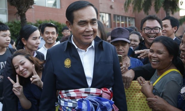 chum-anh-hon-50-trieu-cu-tri-thai-lan-di-bau-cu-lan-dau-sau-dao-chinh-nam-2014