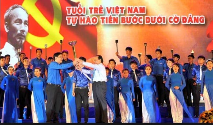 Những thế hệ thanh niên kế tiếp nhau đã chiến đấu anh dũng vì độc lập tự do của Tổ Quốc, vì chủ nghĩa xã hội đã liên tiếp lập nên những chiến công xuất sắc và trưởng thành vượt bậc.