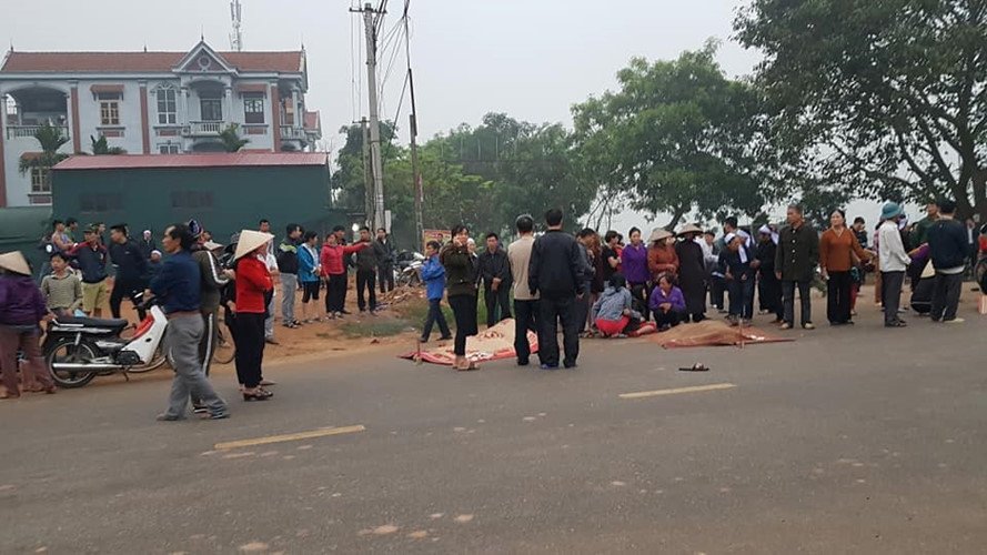 hien-truong-kinh-hoang-vu-xe-khach-dam-doan-nguoi-dua-tang-lam-7-nguoi-chet