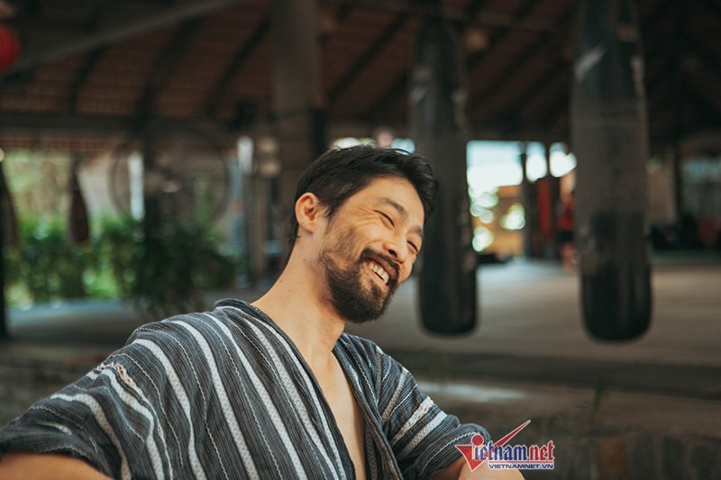 Johnny Trí Nguyễn: Không quan tâm ngoại hình, bên Nhung Kate không cần cưới