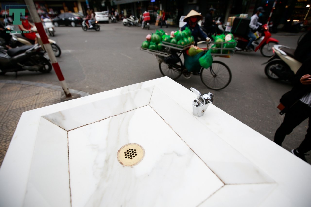 nhung-tru-nuoc-sach-mien-phi-dau-tien-tai-ha-noi