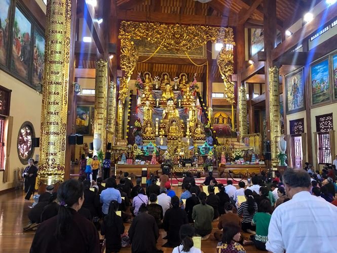 Du khách vẫn ùn ùn đổ về Ba Vàng ngày cuối tuần sau 'bão vong báo oán'