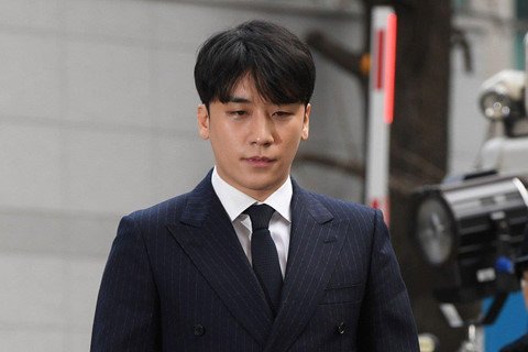 Bê bối tình dục, mại dâm của Seungri khiến cả showbiz Hàn lao đao