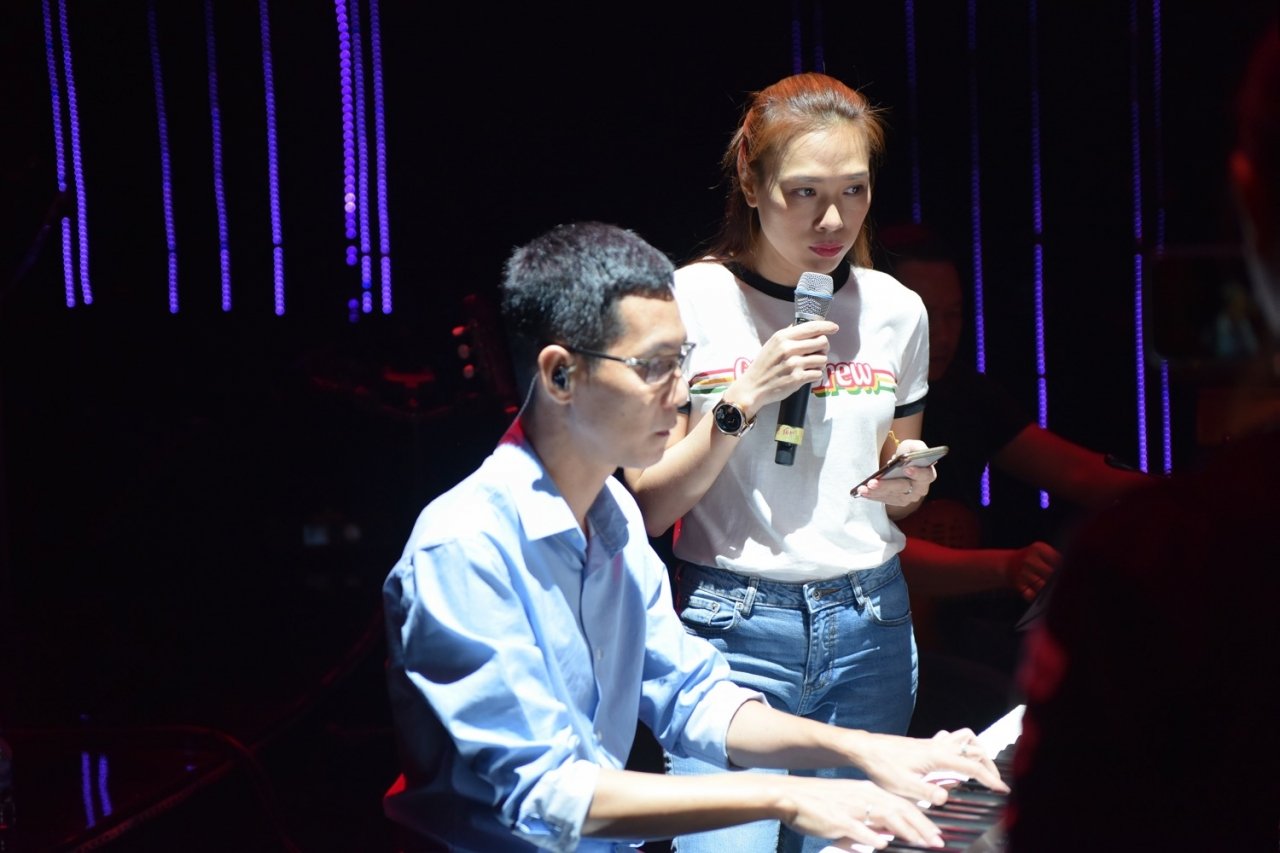 hong-nhung-khien-pham-anh-duy-rut-re-khi-lan-dau-duoc-tap-chuong-trinh-chung-than-tuong
