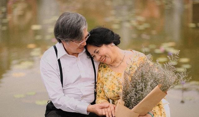 Ngưỡng mộ câu chuyện hơn 45 năm nguyên vẹn một chữ Tình
