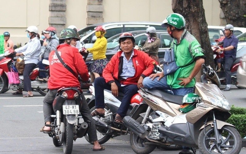 vi-sao-lanh-dao-go-viet-dong-loat-tu-chuc
