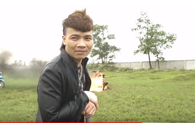 dung-duong-quang-cao-ban-youtube-co-pham-luat