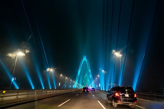 ha-noi-thap-den-xanh-vi-nguoi-tu-ky