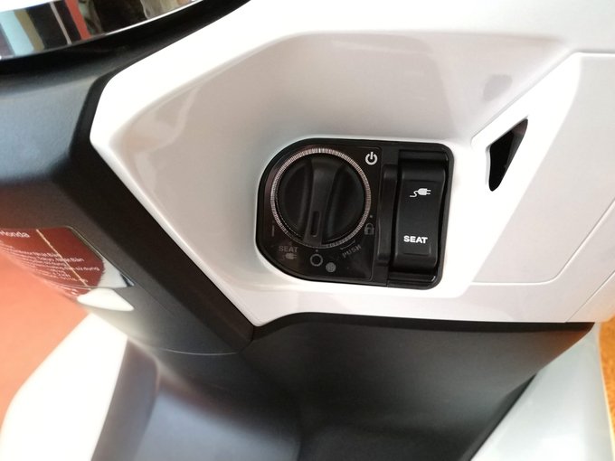 Honda-PCX-Electric-2019-103504-1554030480_680x0.jpg
