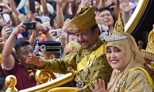 Người đồng tính Brunei đào tẩu vì sợ bị ném đá đến chết