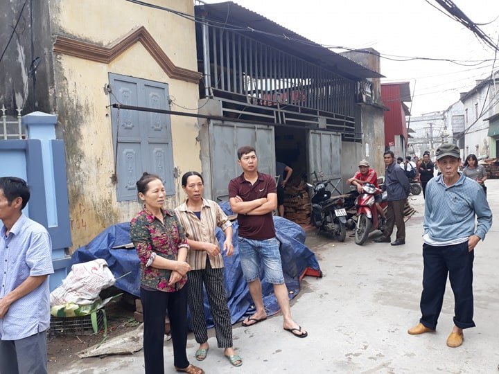 me-kha-banh-song-trong-can-nha-cap-4-lup-xup-noi-con-trai-rat-hieu-thao
