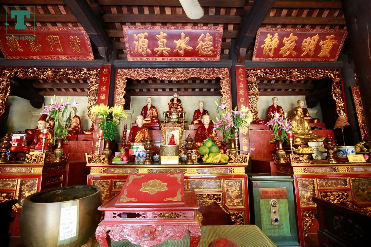 ve-dep-cua-ngoi-chua-1500-tuoi-cua-viet-nam-lot-vao-top-10-chua-dep-nhat-the-gioi