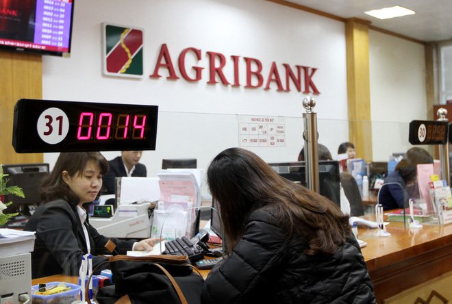 hang-tram-trieu-gui-tiet-kiem-agribank-bien-mat