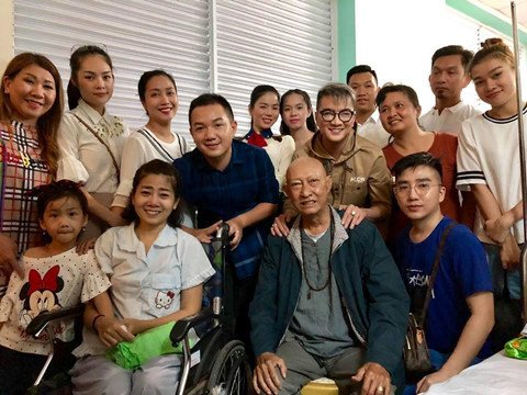 600 triệu Hồng Vân kêu gọi cho Anh Vũ và tình nghệ sĩ trong showbiz xô bồ