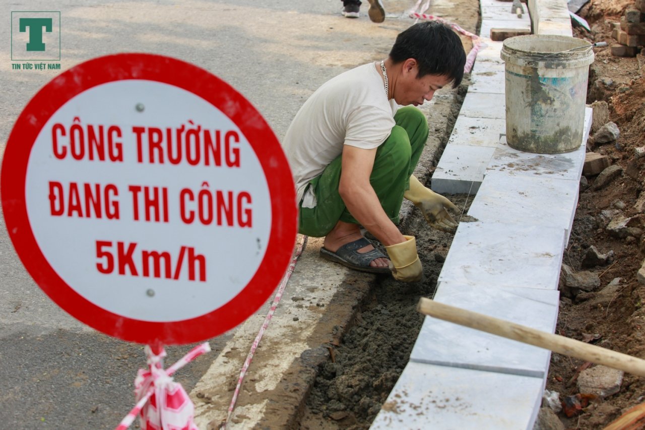 con-pho-dau-tien-lat-da-tu-nhien-noi-khong-voi-nan-dao-boi