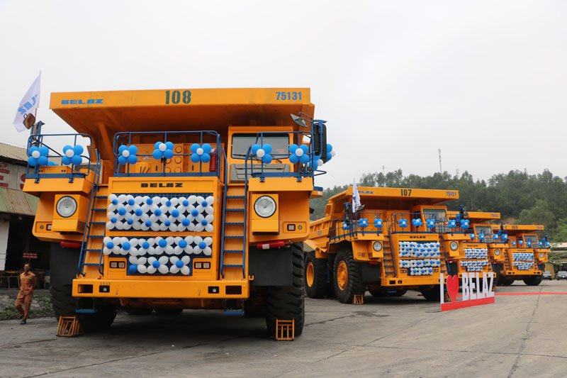 viet-nam-lan-dau-tien-dua-xe-tai-tu-do-khong-lo-belaz-75131-vao-van-hanh