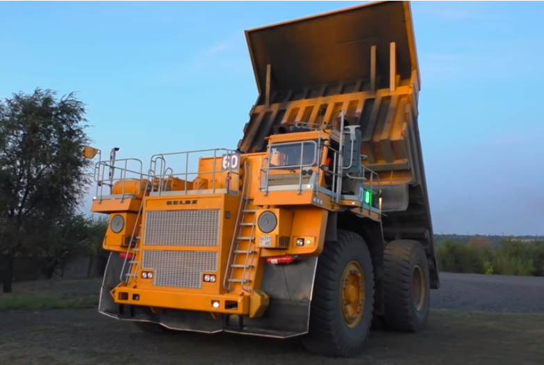 viet-nam-lan-dau-tien-dua-xe-tai-tu-do-khong-lo-belaz-75131-vao-van-hanh