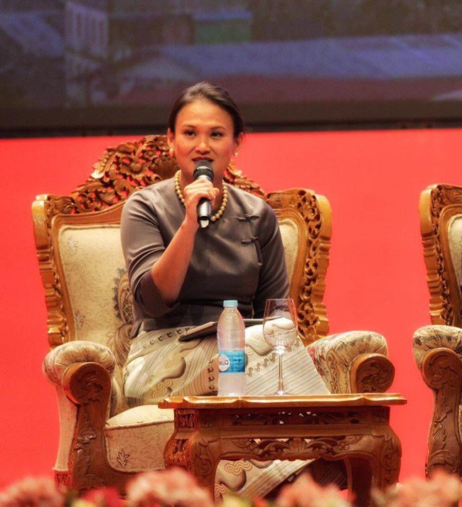 vo-moi-nguoi-myanmar-cua-chong-cu-hong-nhung-co-ly-lich-cuc-khung