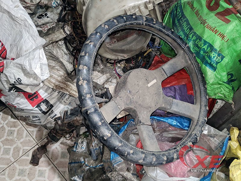 Bỏ quên ô tô 13 năm rồi bắt đền, chiếc xe còn lại gì?