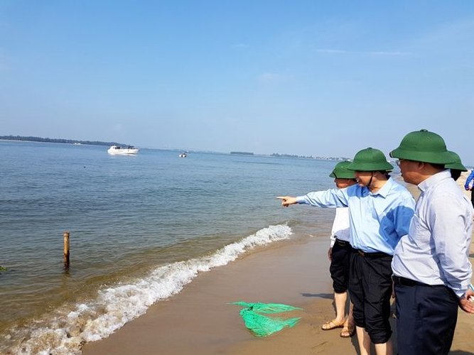 ảnh: đảo nổi kỳ lạ xuất hiện giữa biển hội an, làm Ảnh: Đảo nổi kỳ lạ xuất hiện giữa biển Hội An, làm